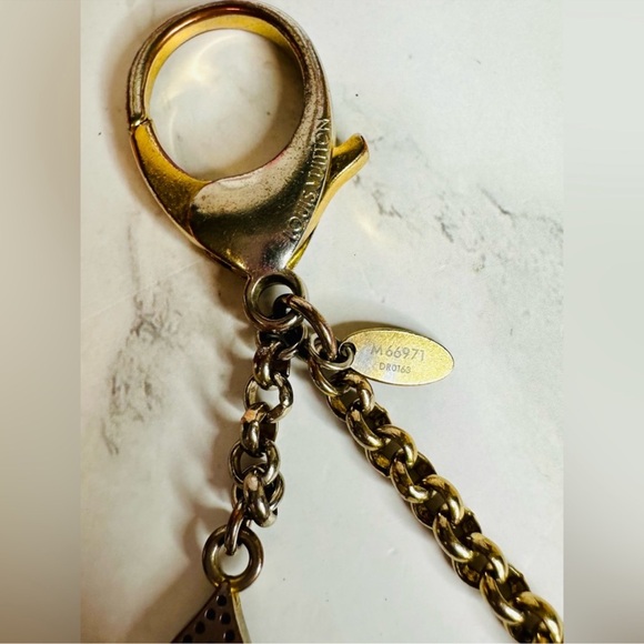 Louis Vuitton Stipply Flower Gold Brass & Tortoise Acetate Bag Charm, EUC - Picture 13 of 16